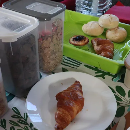 Panzió In Traditional Portuguese Tábua